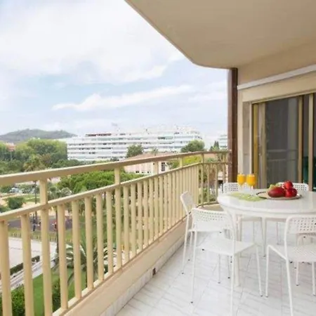 Beautiful 2 Bedrooms , Dona Sofia. Lägenhet