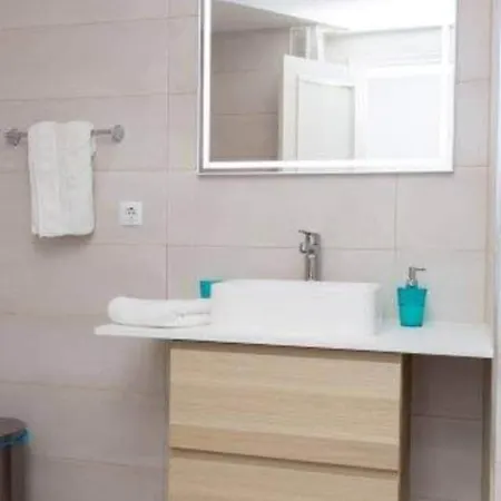 Beautiful 2 Bedrooms , Dona Sofia. Lägenhet Fuengirola